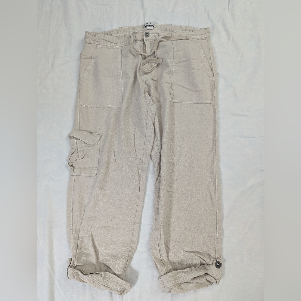 Women's Casual Beige Capris